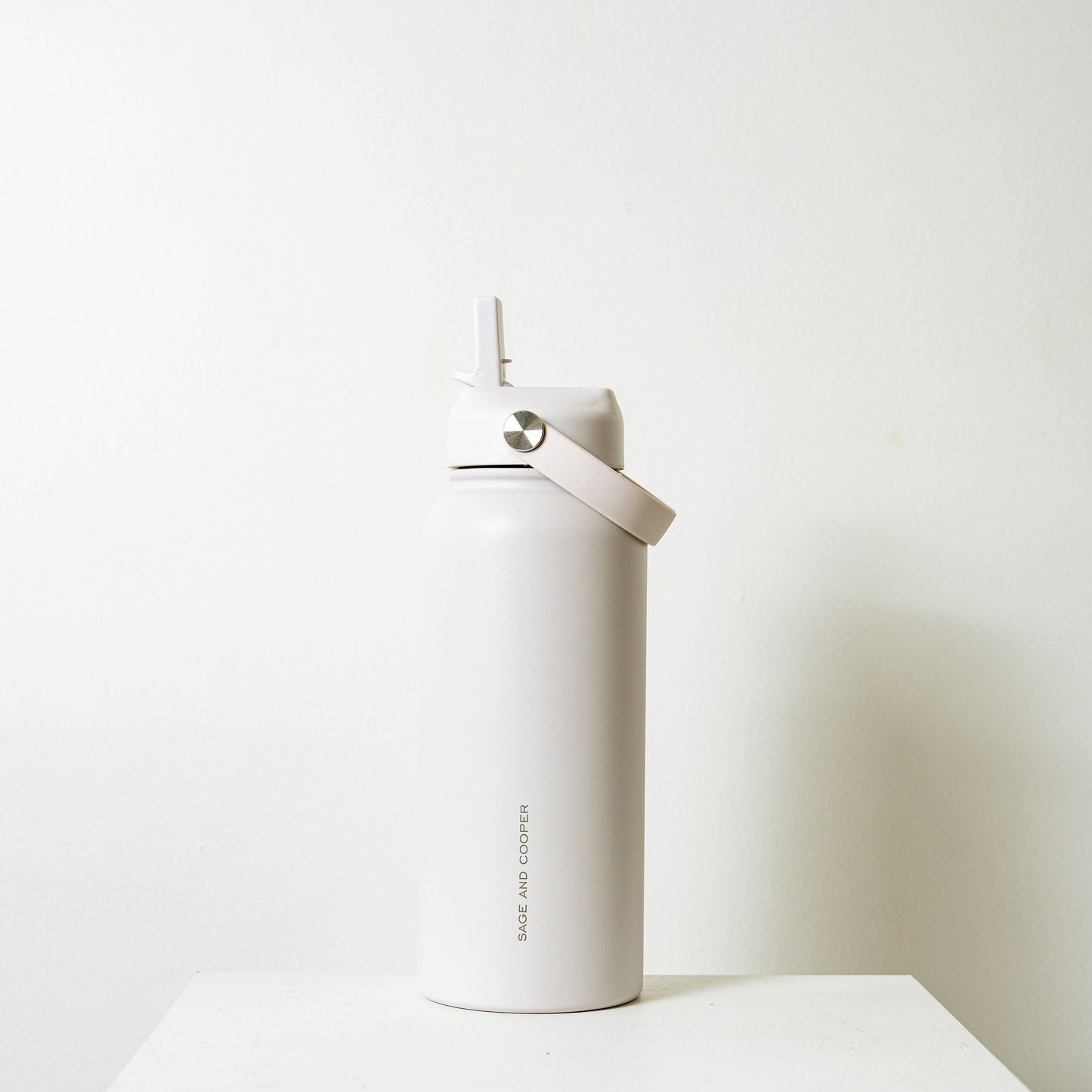 The Sage & Cooper Insulated Drink Bottle: Stone / 1 Litre