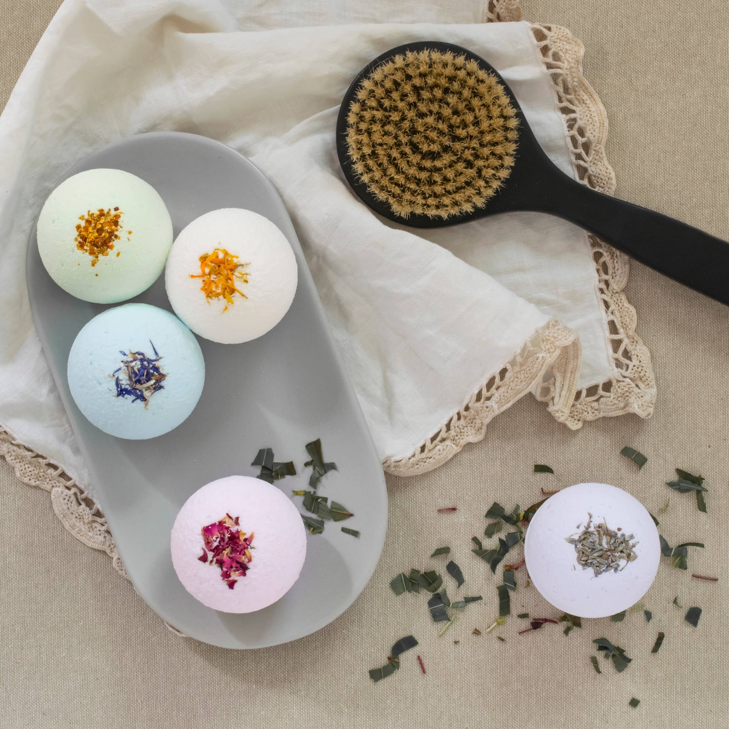 Bath Bombs - rounds: Mandarin & lime