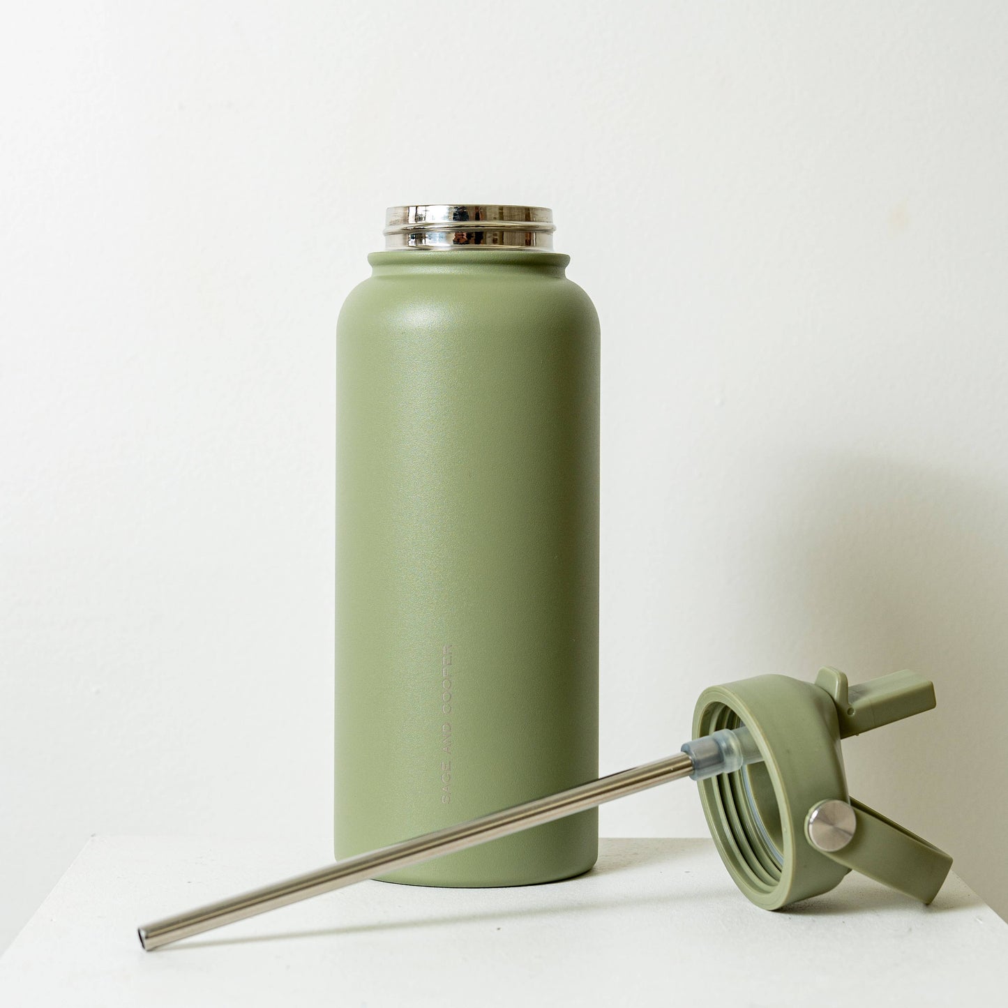 The Sage & Cooper Insulated Drink Bottle: Olive / 1 Litre