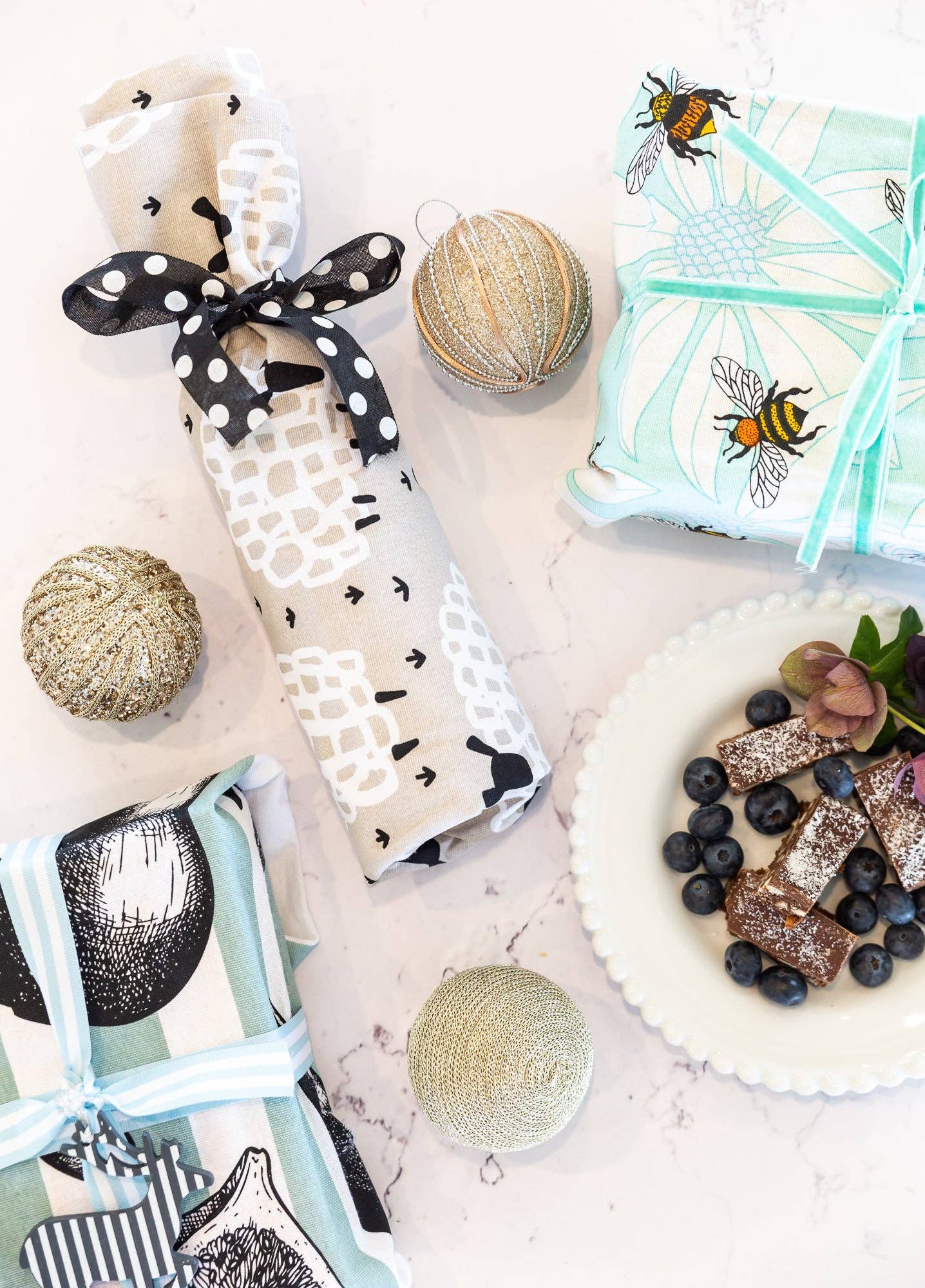 Tea Towel - Flower Bees: Hangsell (Carded)