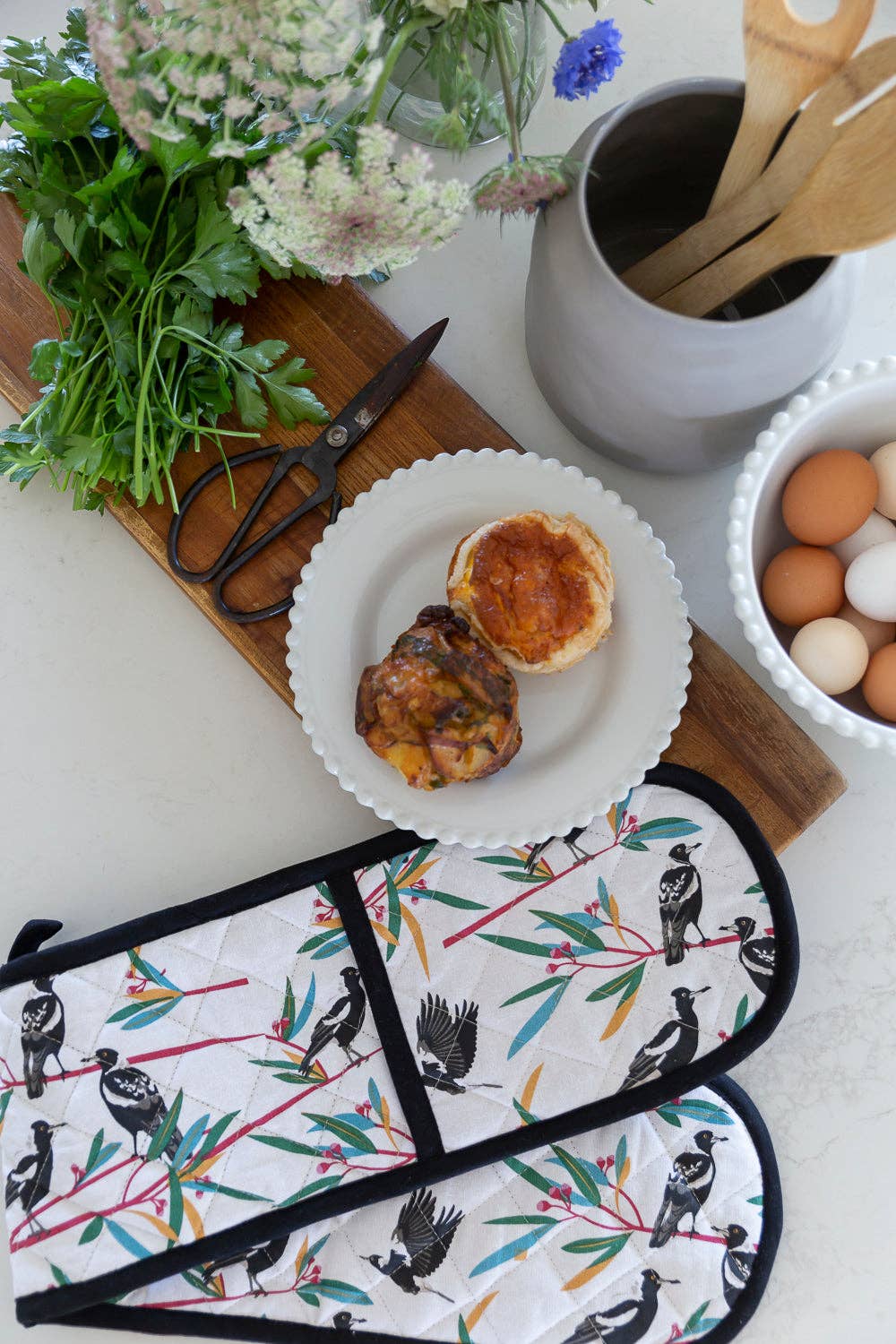 Double Oven Glove - Magpies