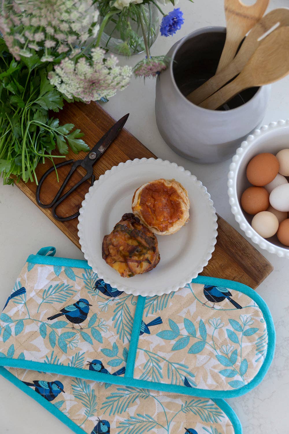 Double Oven Glove - Blue Wren